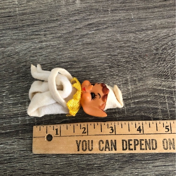 Vintage Elf Knee Hugger Christmas Decor - Picture 9 of 10